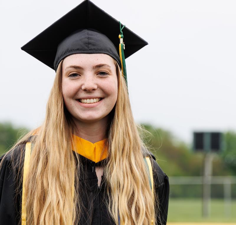 Julia Lorenz '23
